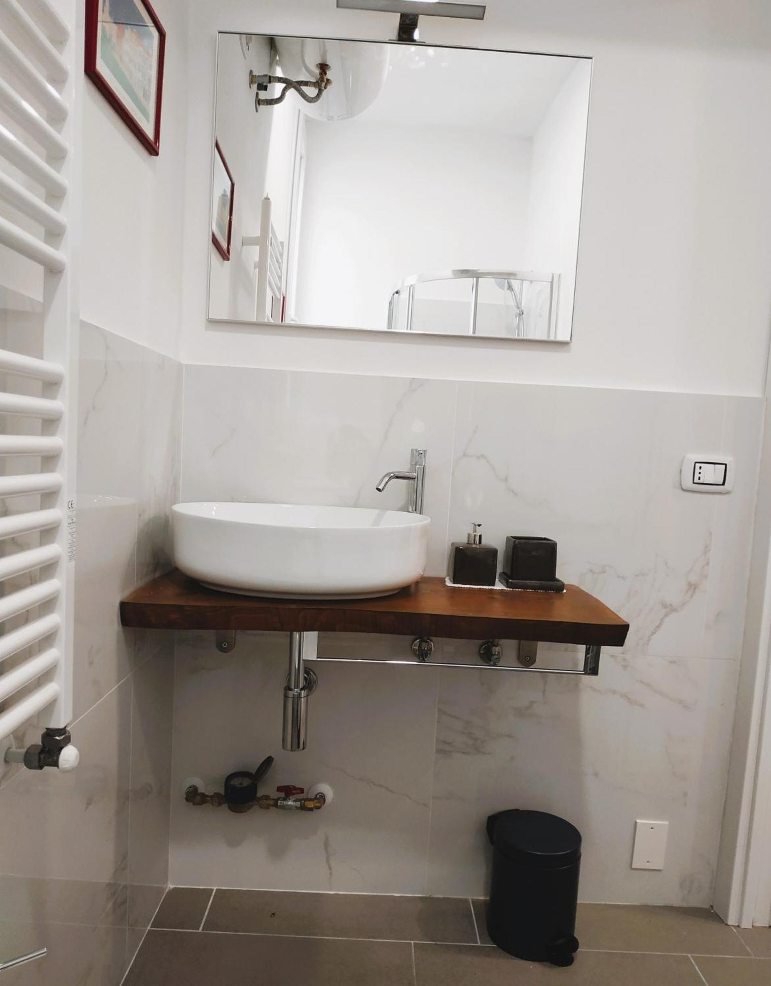 Monteroom-Apartments Bologna Eksteriør bilde